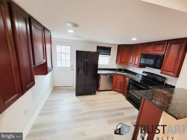 2444 S FAIRHILL ST, Philadelphia, PA 19148