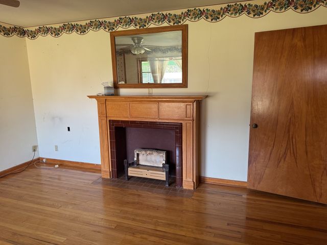 1012 W Custer Street, Seymour, TX 76380