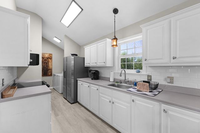 958 Pevahouse Camp Lane, Decaturville, TN 38329