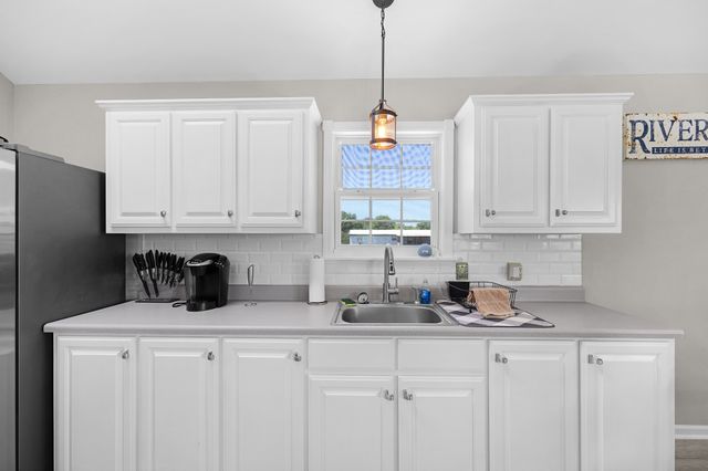 958 Pevahouse Camp Lane, Decaturville, TN 38329