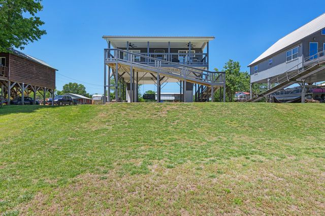 958 Pevahouse Camp Lane, Decaturville, TN 38329