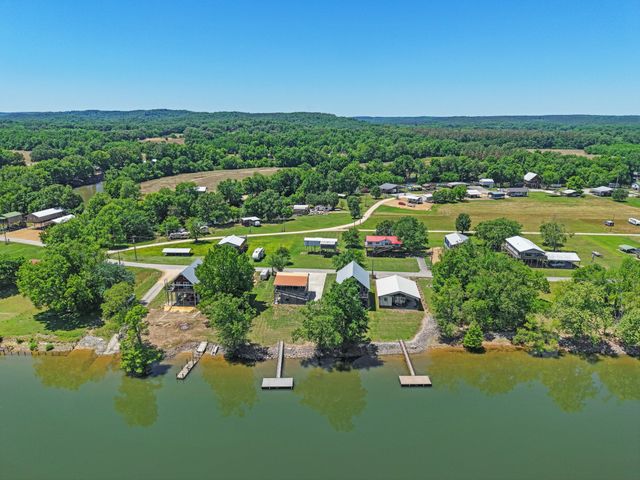 958 Pevahouse Camp Lane, Decaturville, TN 38329