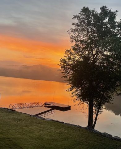 958 Pevahouse Camp Lane, Decaturville, TN 38329