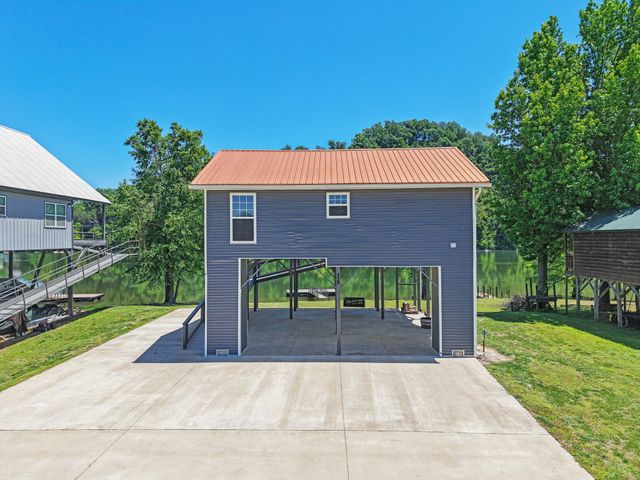958 Pevahouse Camp Lane, Decaturville, TN 38329