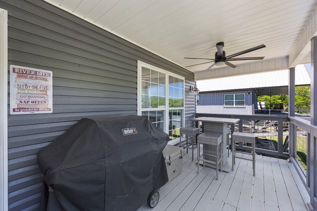 958 Pevahouse Camp Lane, Decaturville, TN 38329