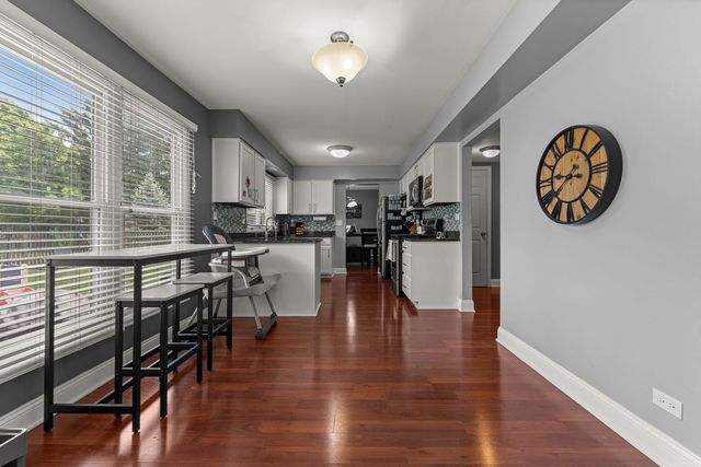 431 NEWPORT Drive, Naperville, IL 60565
