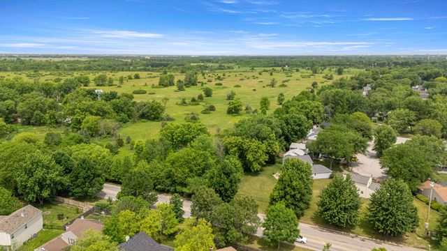 431 NEWPORT Drive, Naperville, IL 60565