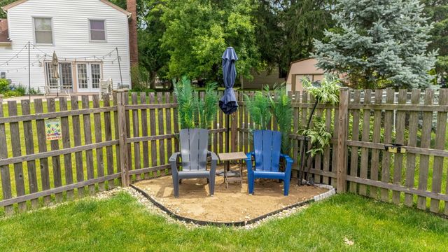 431 NEWPORT Drive, Naperville, IL 60565