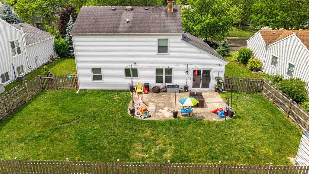 431 NEWPORT Drive, Naperville, IL 60565 — photo 3