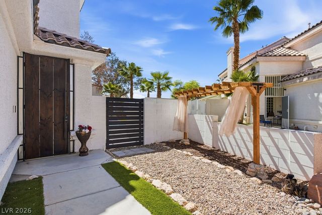 7285 Winding Creek Drive, Las Vegas, NV 89113