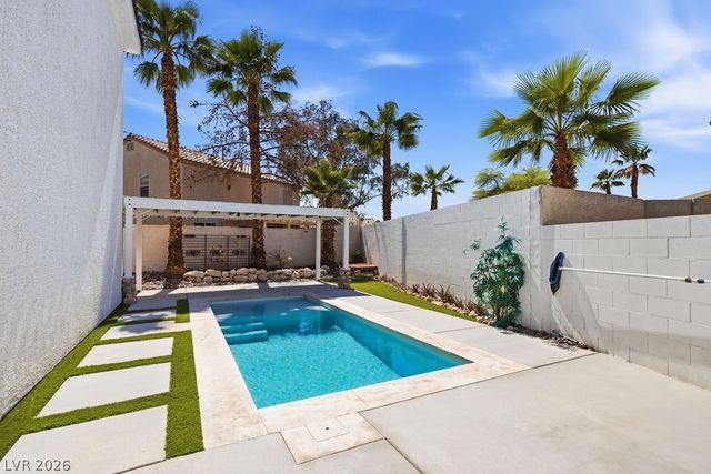 7285 Winding Creek Drive, Las Vegas, NV 89113