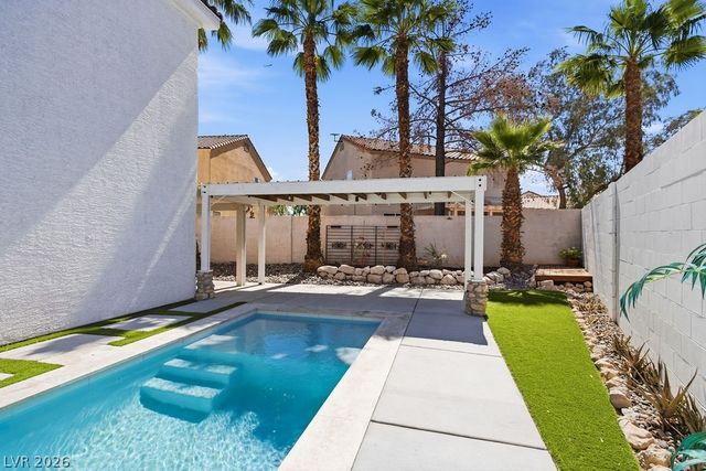 7285 Winding Creek Drive, Las Vegas, NV 89113