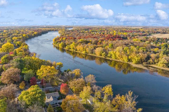 8595 Farmstead Avenue NE, Monticello, MN 55362