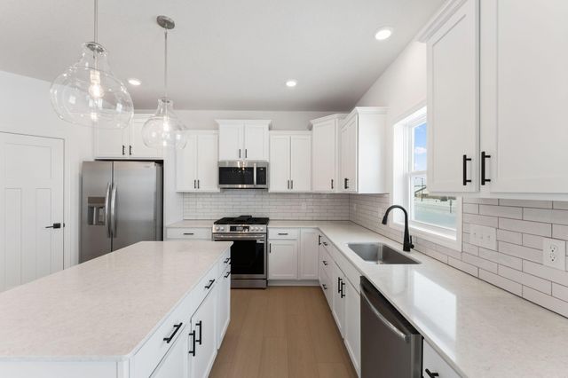 8595 Farmstead Avenue NE, Monticello, MN 55362