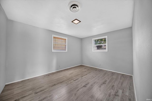 231 S Holiday Drive, South Bend, IN 46615