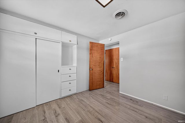 231 S Holiday Drive, South Bend, IN 46615