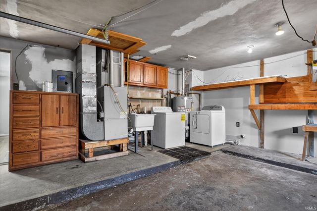 231 S Holiday Drive, South Bend, IN 46615