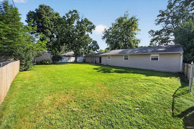231 S Holiday Drive, South Bend, IN 46615