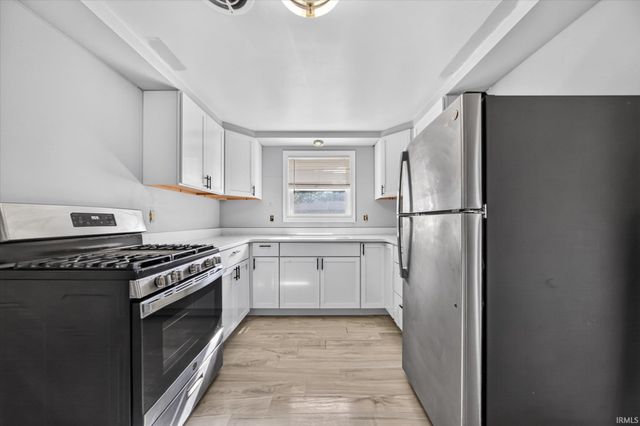 231 S Holiday Drive, South Bend, IN 46615