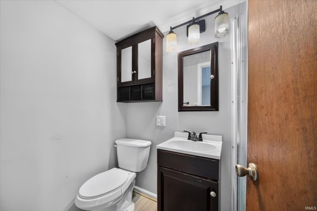 231 S Holiday Drive, South Bend, IN 46615