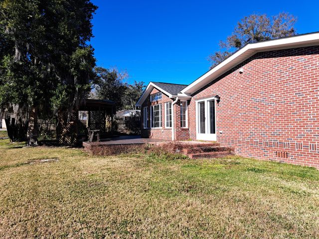 1027 E Recess Road, Hanahan, SC 29410