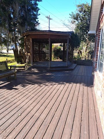 1027 E Recess Road, Hanahan, SC 29410