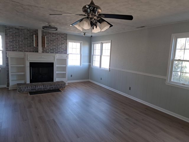 1027 E Recess Road, Hanahan, SC 29410