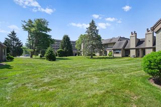85 Viscount Drive 2E, Milford, CT 06460