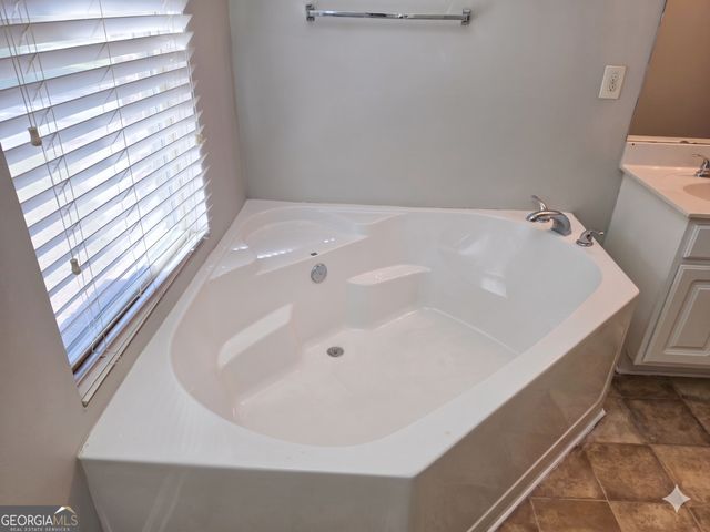 2100 Stonebrook Drive, Austell, GA 30106