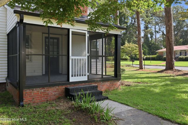 900 Nelson Street, Kinston, NC 28501