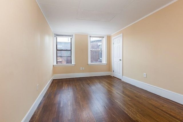 394 Riverway 12, Boston, MA 02115