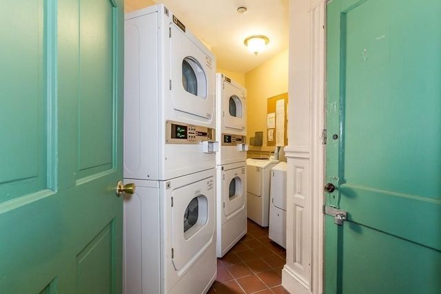 394 Riverway 12, Boston, MA 02115