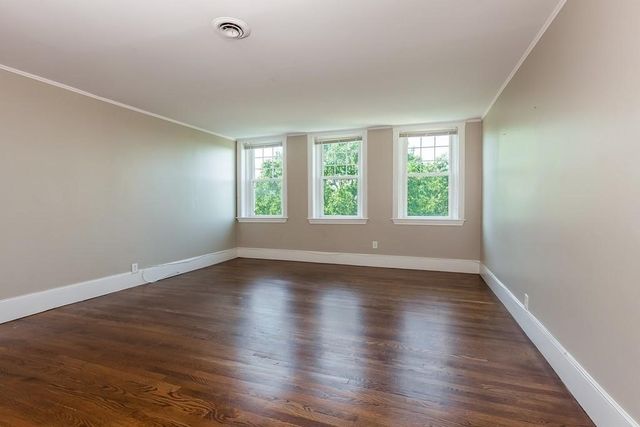 394 Riverway 12, Boston, MA 02115
