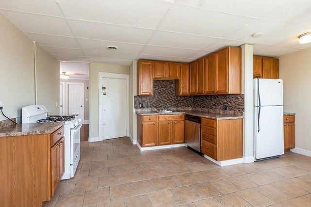 394 Riverway 12, Boston, MA 02115