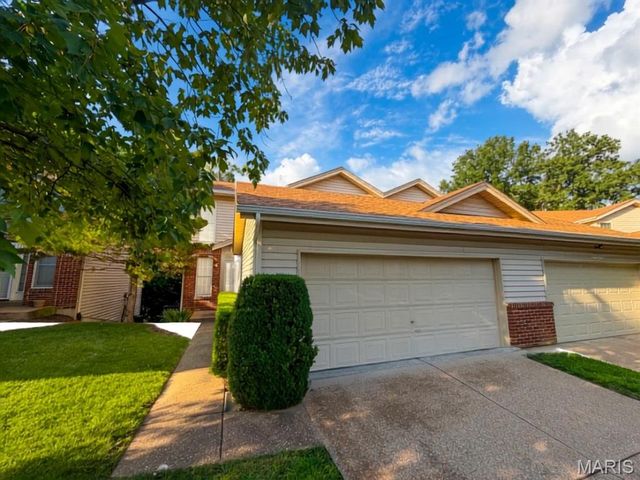 12911 Banyan Town Drive, Unincorporated, MO 63146
