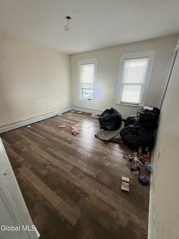 1330 7th Avenue, Schenectady, NY 12303