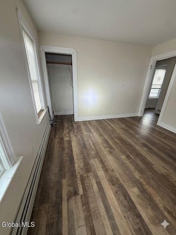 1330 7th Avenue, Schenectady, NY 12303