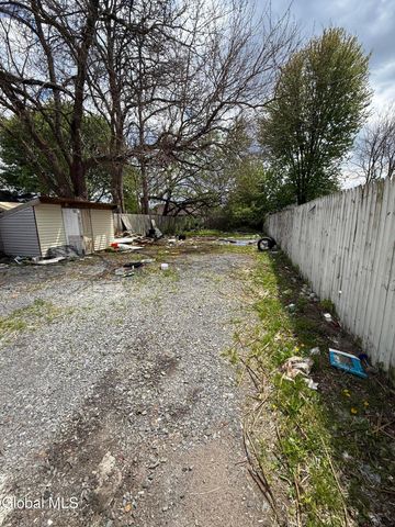 1330 7th Avenue, Schenectady, NY 12303