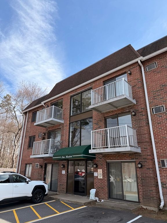 1186 Worcester Rd 921, Framingham, MA 01702