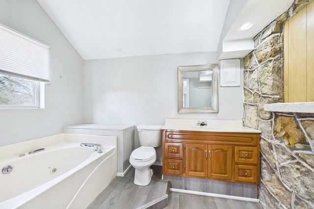 1348 County Road 806, Gainesville, MO 65655