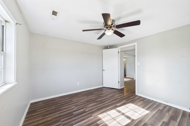 1348 County Road 806, Gainesville, MO 65655