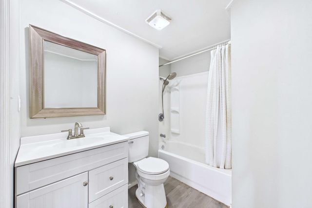 1348 County Road 806, Gainesville, MO 65655