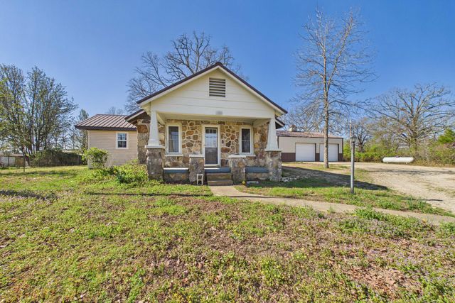 1348 County Road 806, Gainesville, MO 65655