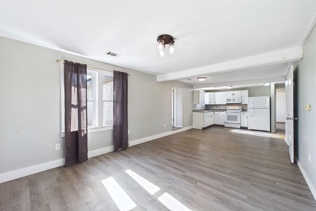 1348 County Road 806, Gainesville, MO 65655