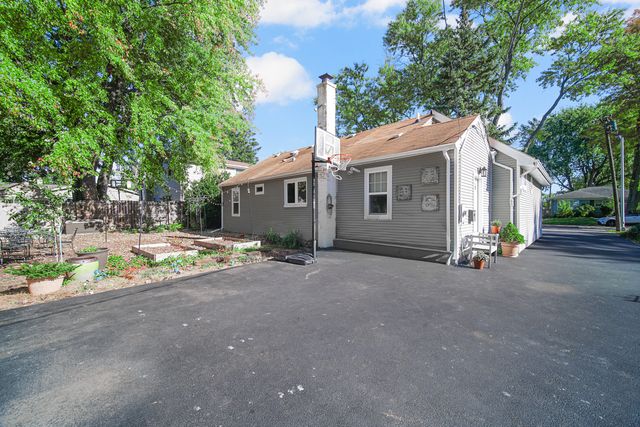 148 Wheeling Avenue, Wheeling, IL 60090