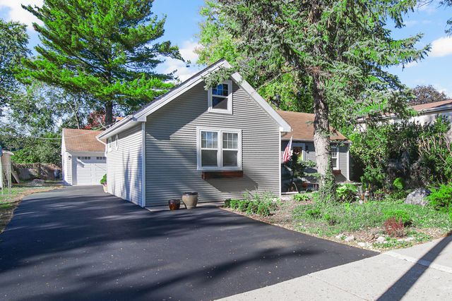 148 Wheeling Avenue, Wheeling, IL 60090