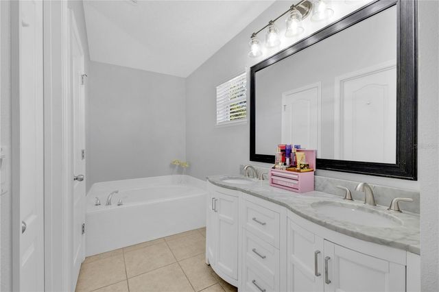 5441 SILVER THISTLE LANE, St Cloud, FL 34772