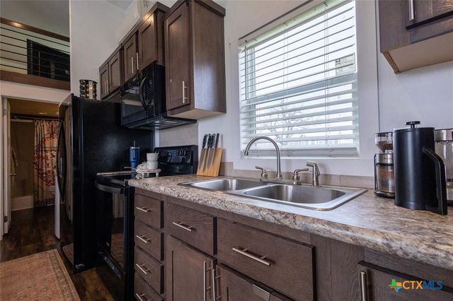 3270 FM 671, Luling, TX 78648