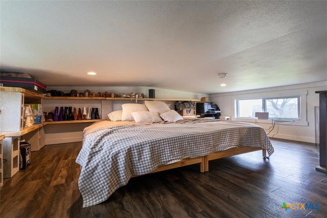 3270 FM 671, Luling, TX 78648