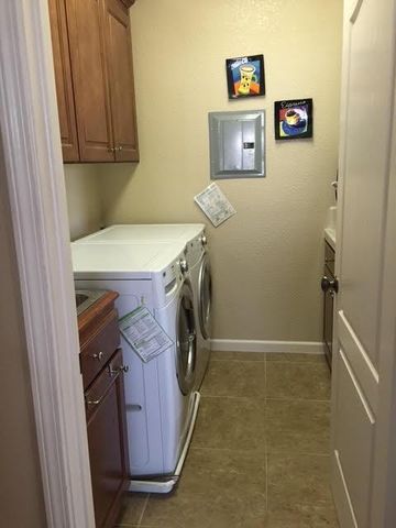 2808 Espana Ln, Modesto, CA 95355